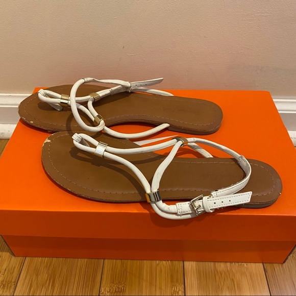 AMERICAN EAGLE White Sandals - Picture 2 of 2